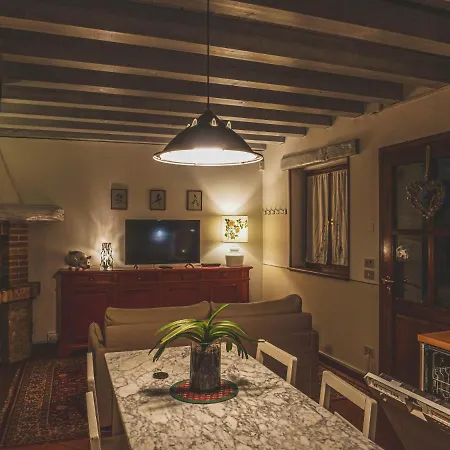 The Paragliders House *